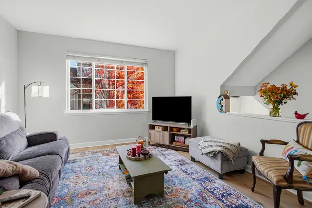 $289,990 | 1436 New Haven Drive, Cary, IL 60013