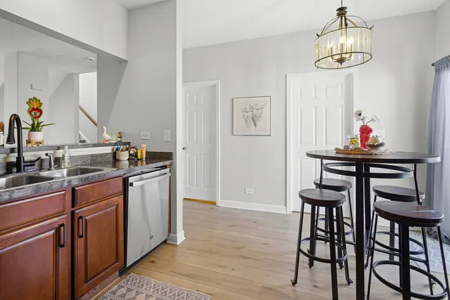 $289,990 | 1436 New Haven Drive, Cary, IL 60013