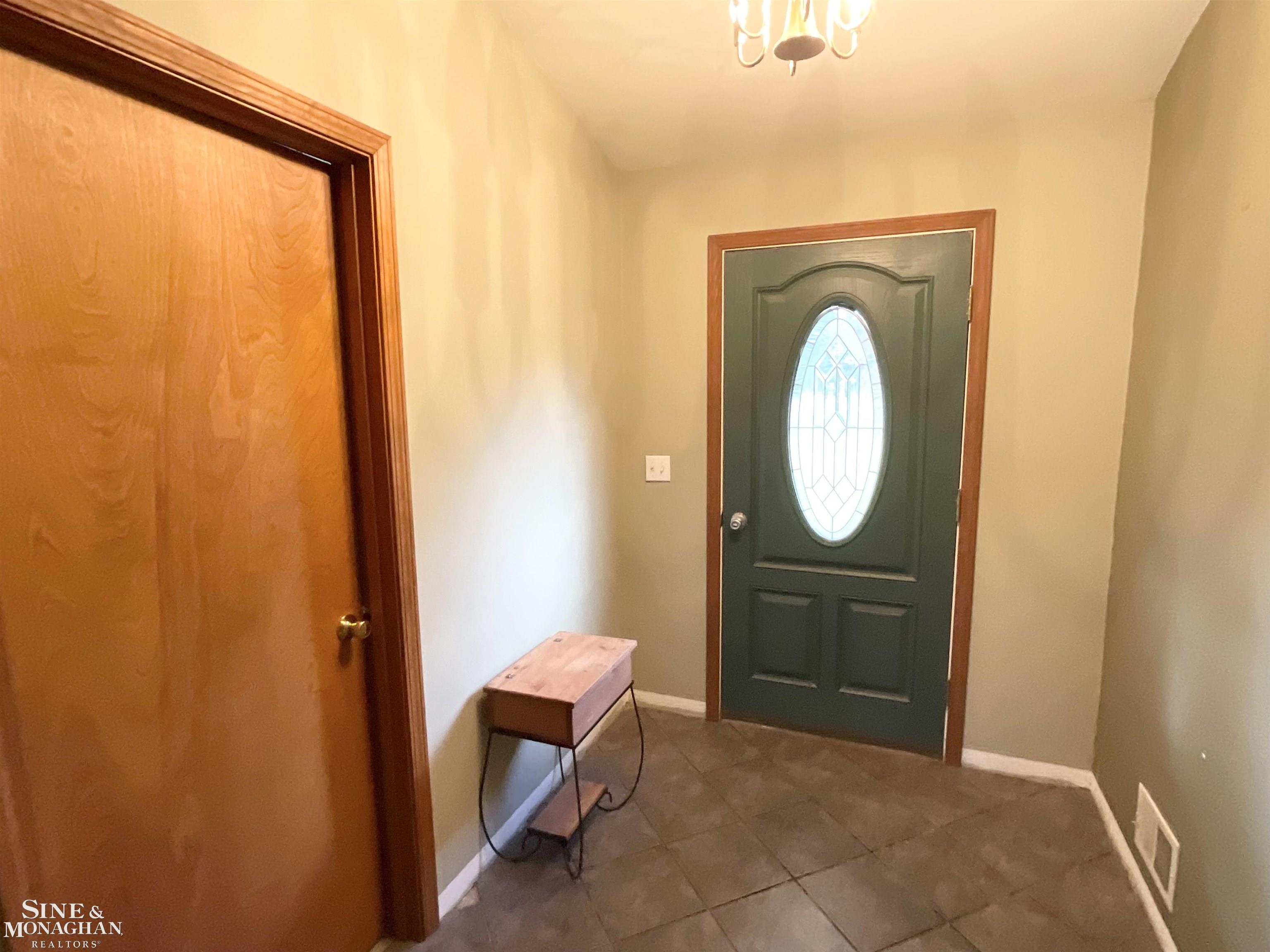 8789 Marsh Road Algonac, MI 48001 - Photo 11 of 37 50125042-10.JPG