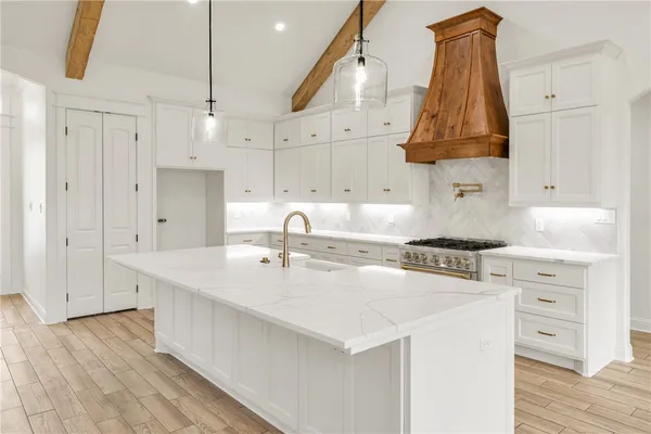 $799,999 | 5683 Mill Water Court, Bryan, TX 77808