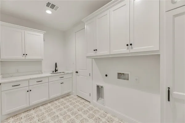 $799,999 | 5683 Mill Water Court, Bryan, TX 77808