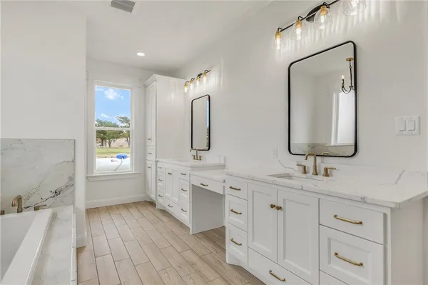 $799,999 | 5683 Mill Water Court, Bryan, TX 77808