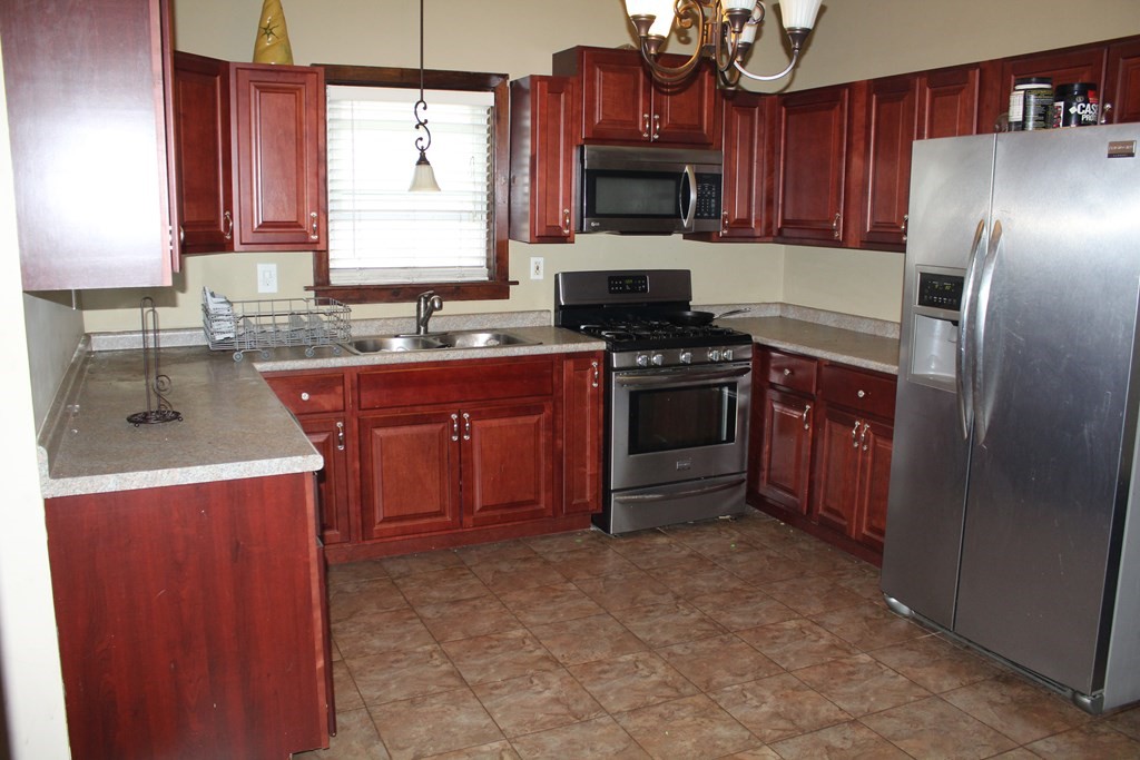 118 Warren Street Fall River, MA 02721 - Photo 8 of 10 Gallery Image 8
