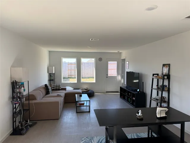 $1,700 | 16722 Largetooth Aspen Lane, New Caney, TX 77357