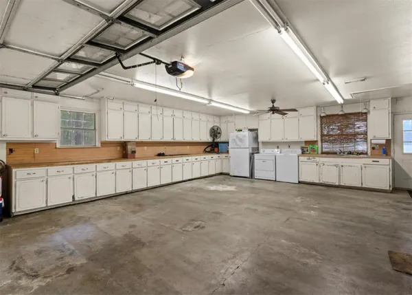 $550,000 | 140 Eastwood Drive, Milam, TX 75959