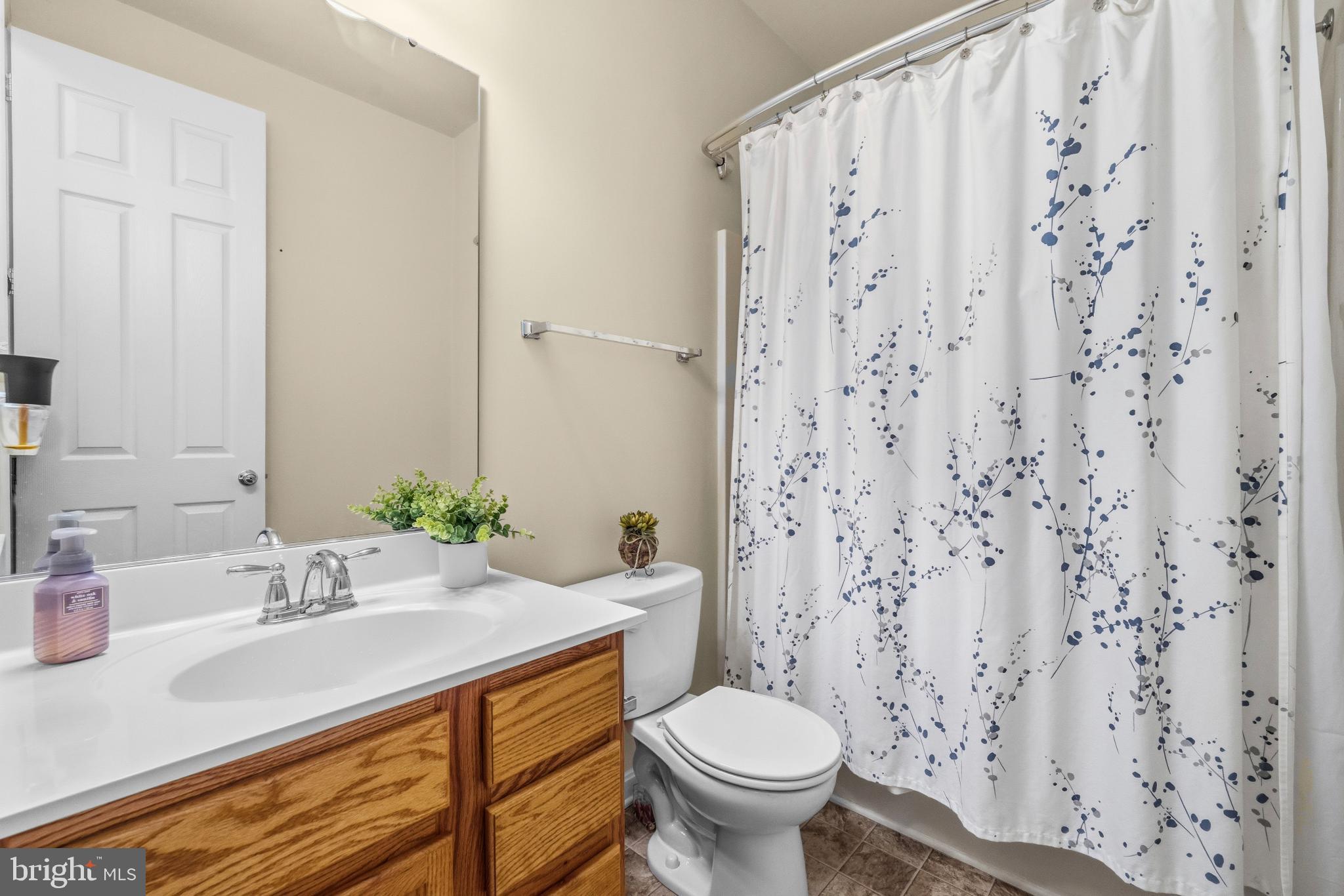 41377 Doctors Crossing Road Leonardtown, MD 20650 - Photo 18 of 62 Full bath on main floor