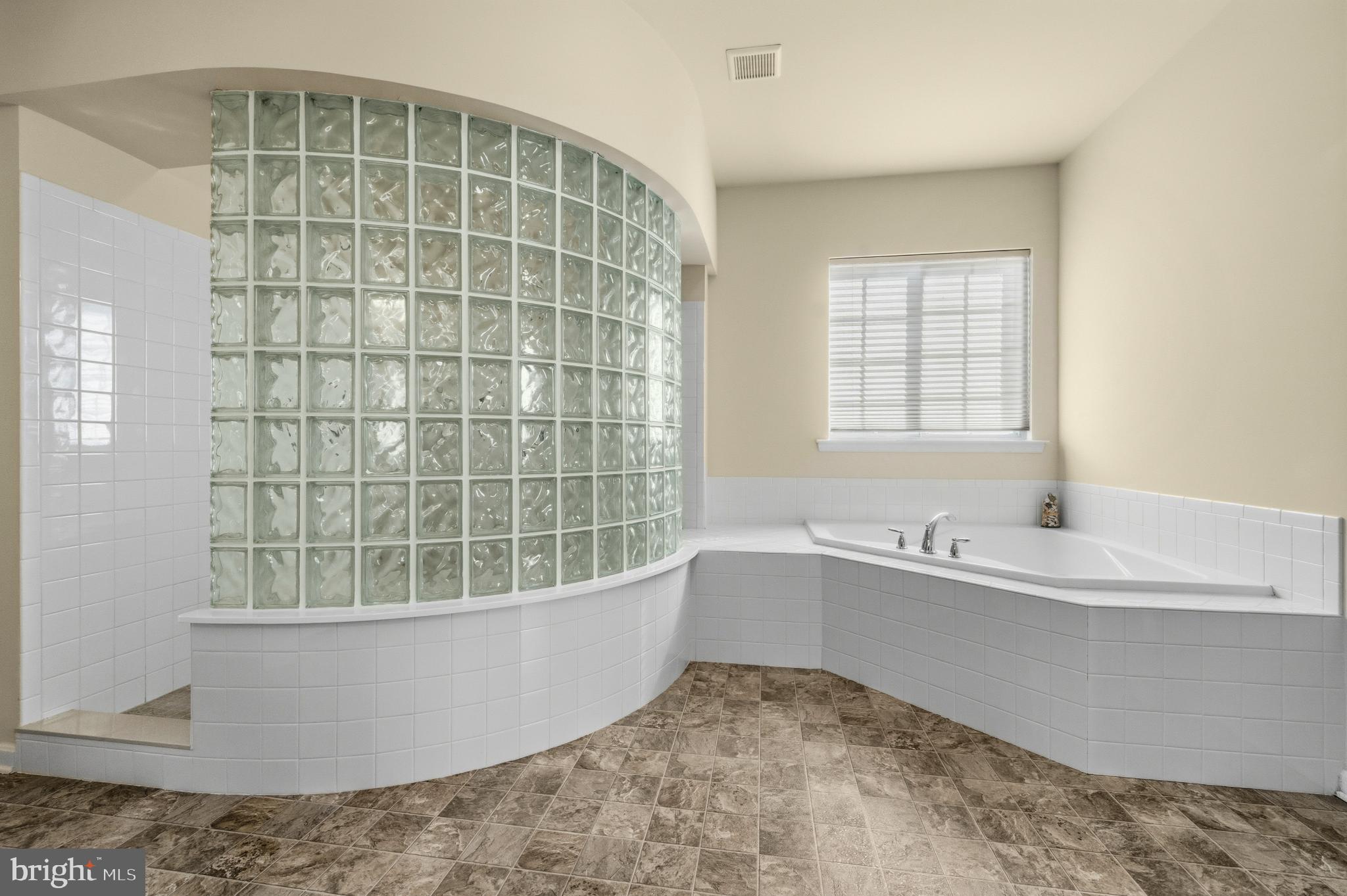 41377 Doctors Crossing Road Leonardtown, MD 20650 - Photo 35 of 62 Primary bathroom