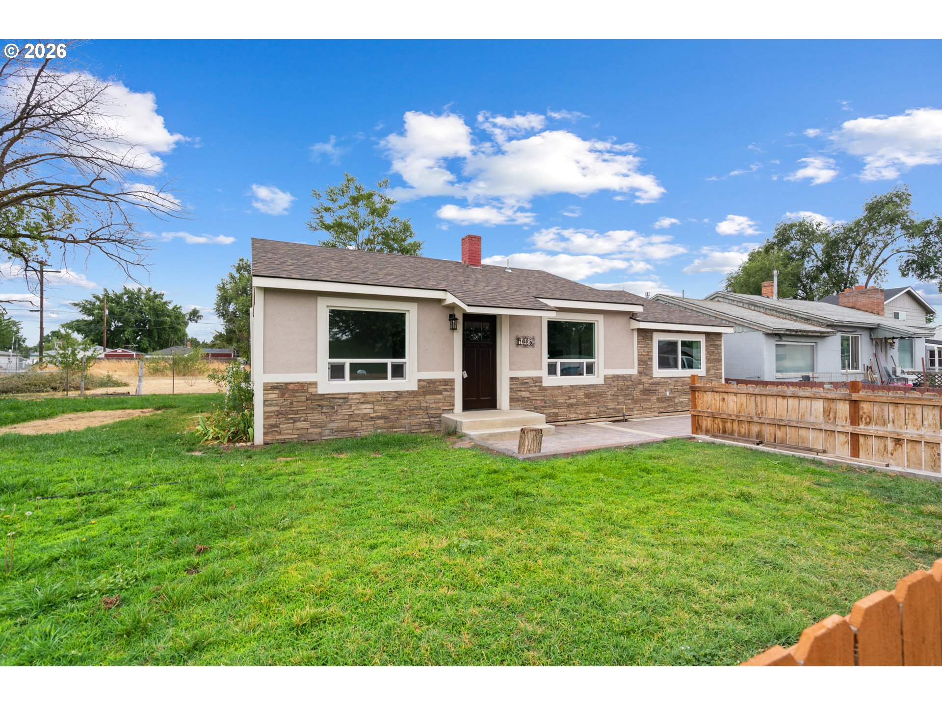 1035 West Ridgeway Avenue Hermiston, OR 97838 - Photo 2 of 14 Gallery Image 2