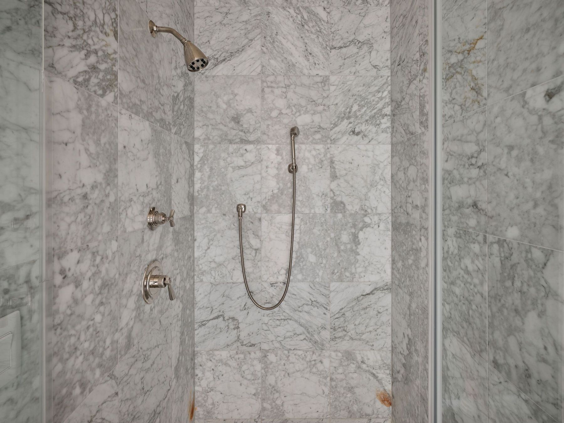 200 Congress Avenue, Unit 23C Austin, TX 78701 - Photo 27 of 40 a bathroom with a shower