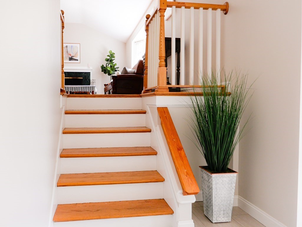 33 Lillian Road Lexington, MA 02420 - Photo 3 of 34 Gallery Image 3