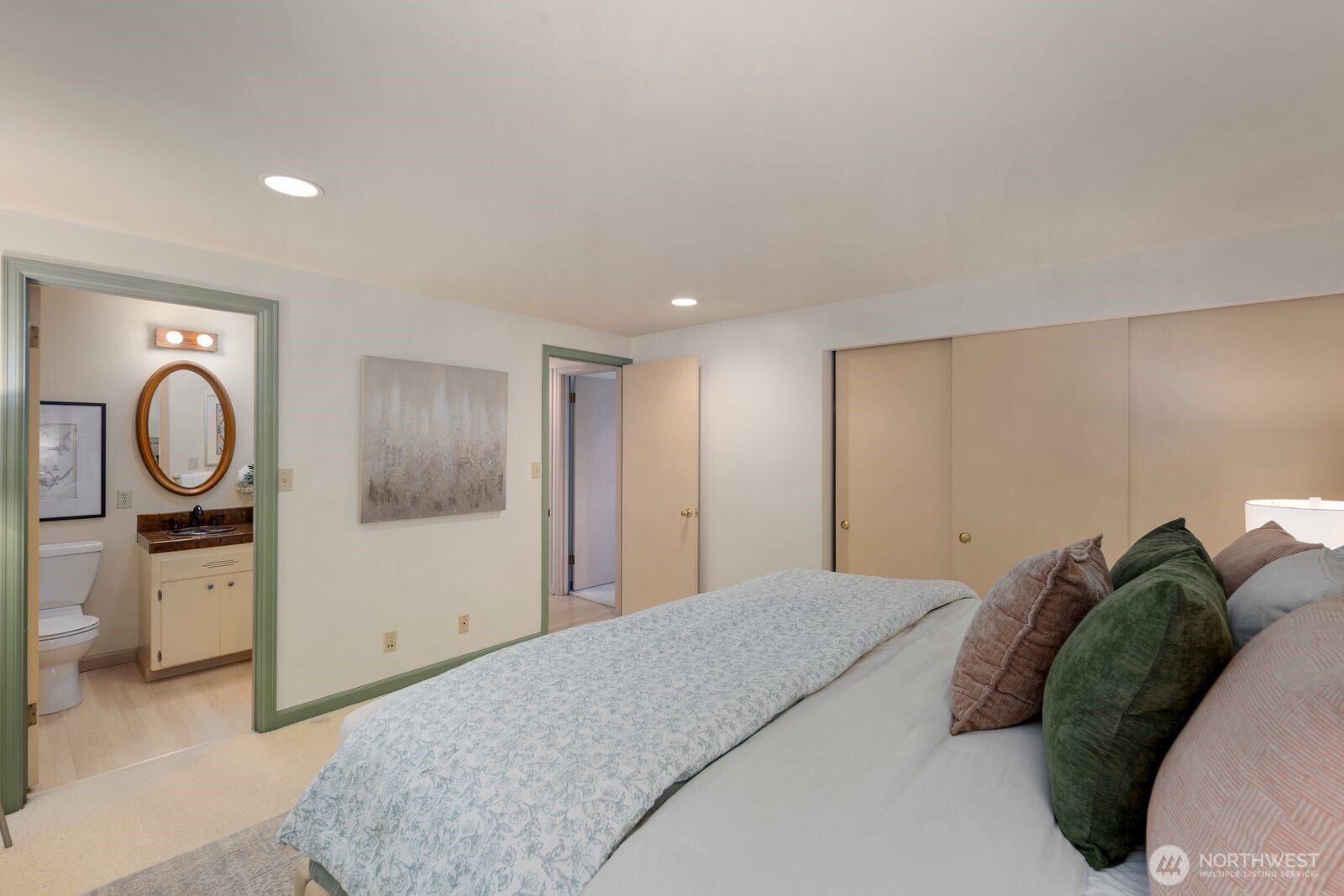 8433 221st Place Southwest Edmonds, WA 98026 - Photo 17 of 38