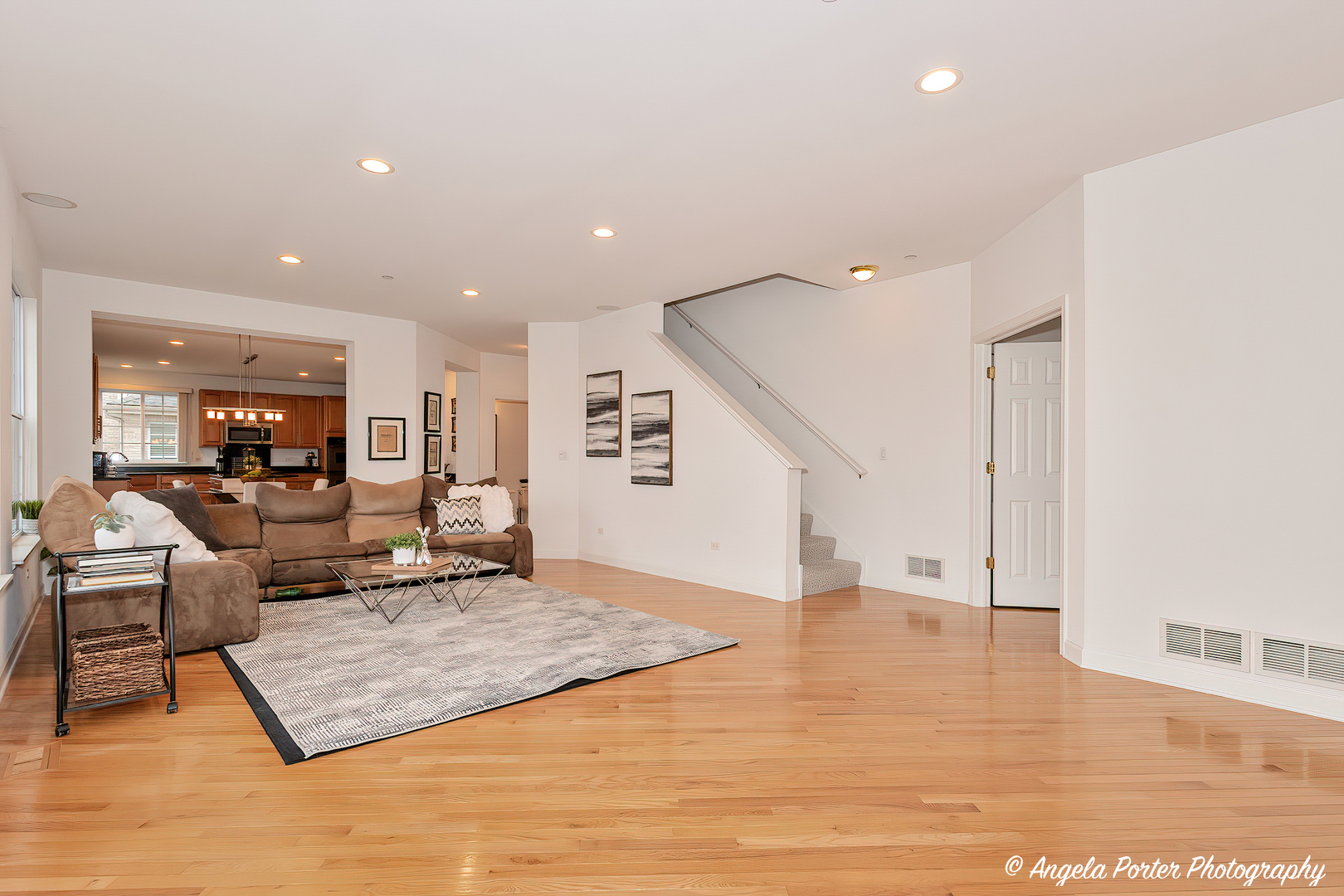 1340 Horizon Trail Wheeling, IL 60090 - Photo 14 of 27 a living room with furniture and a wooden floor