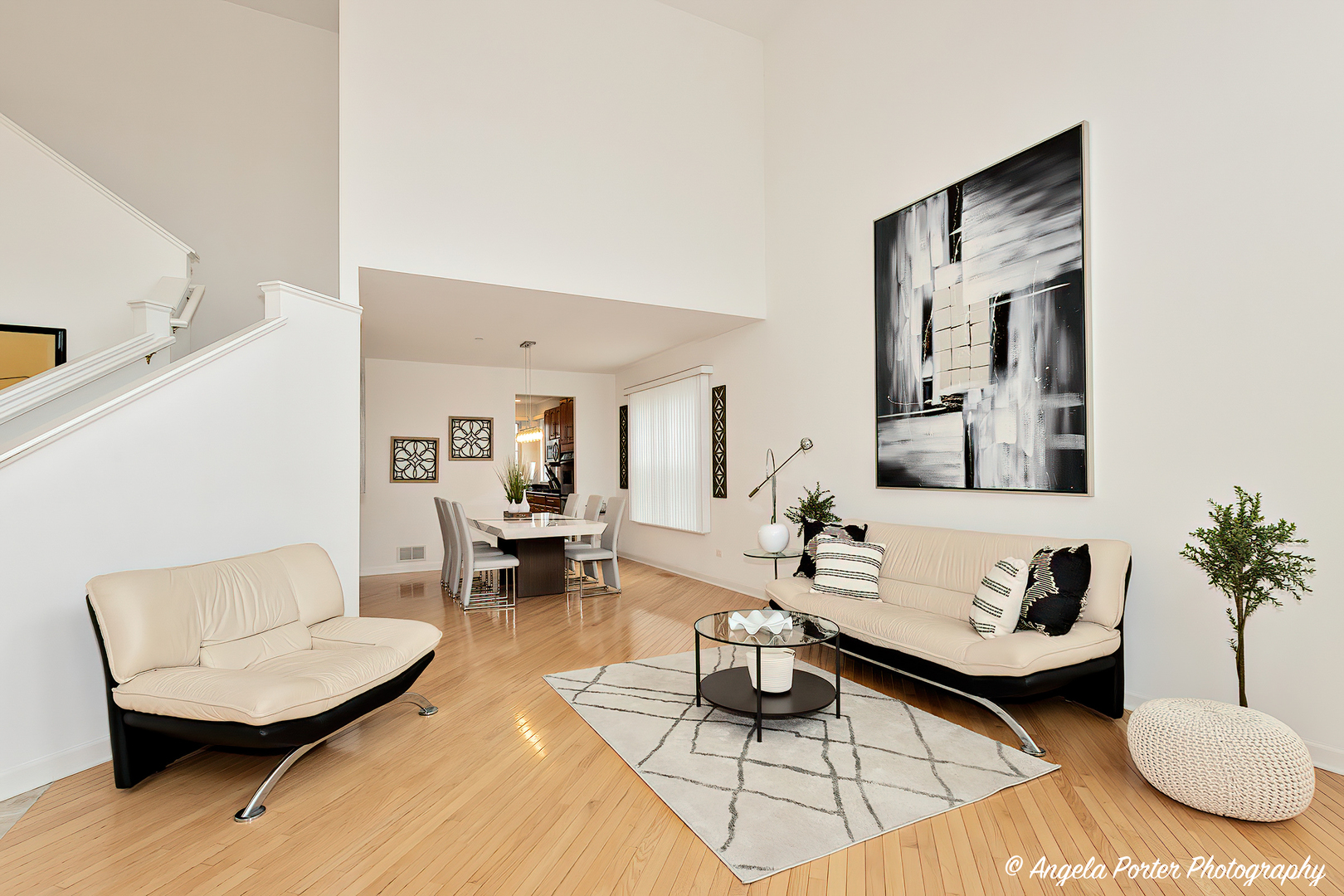 1340 Horizon Trail Wheeling, IL 60090 - Photo 6 of 27 a living room with furniture and wooden floor