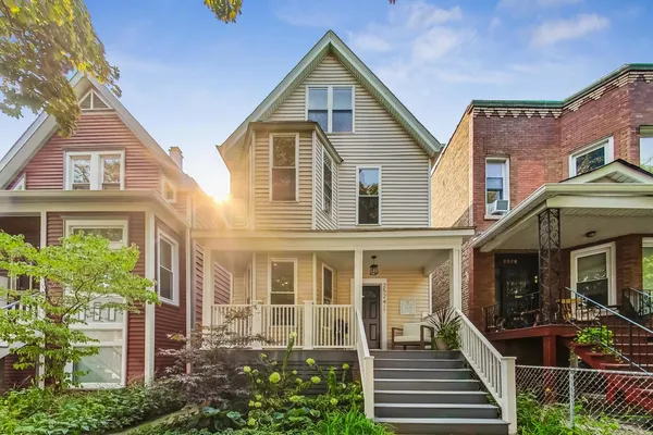 $3,500 | 2524 North Washtenaw Avenue, Unit 1F, Chicago, IL 60647