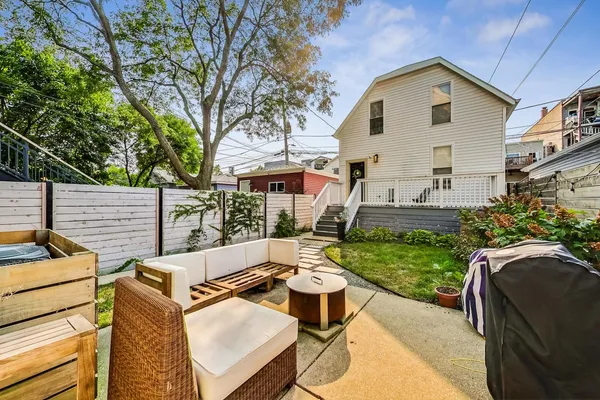 $3,500 | 2524 North Washtenaw Avenue, Unit 1F, Chicago, IL 60647