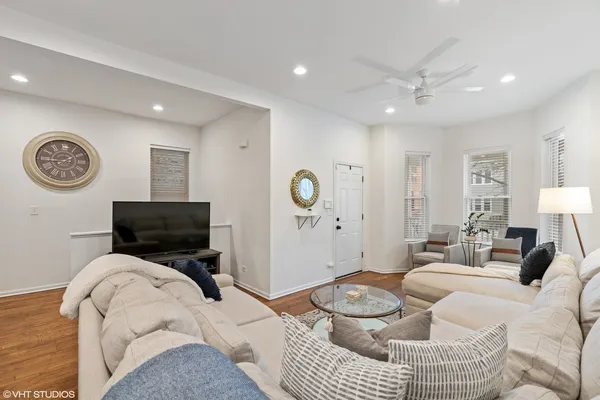 $3,500 | 2524 North Washtenaw Avenue, Unit 1F, Chicago, IL 60647