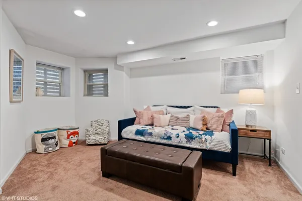 $3,500 | 2524 North Washtenaw Avenue, Unit 1F, Chicago, IL 60647