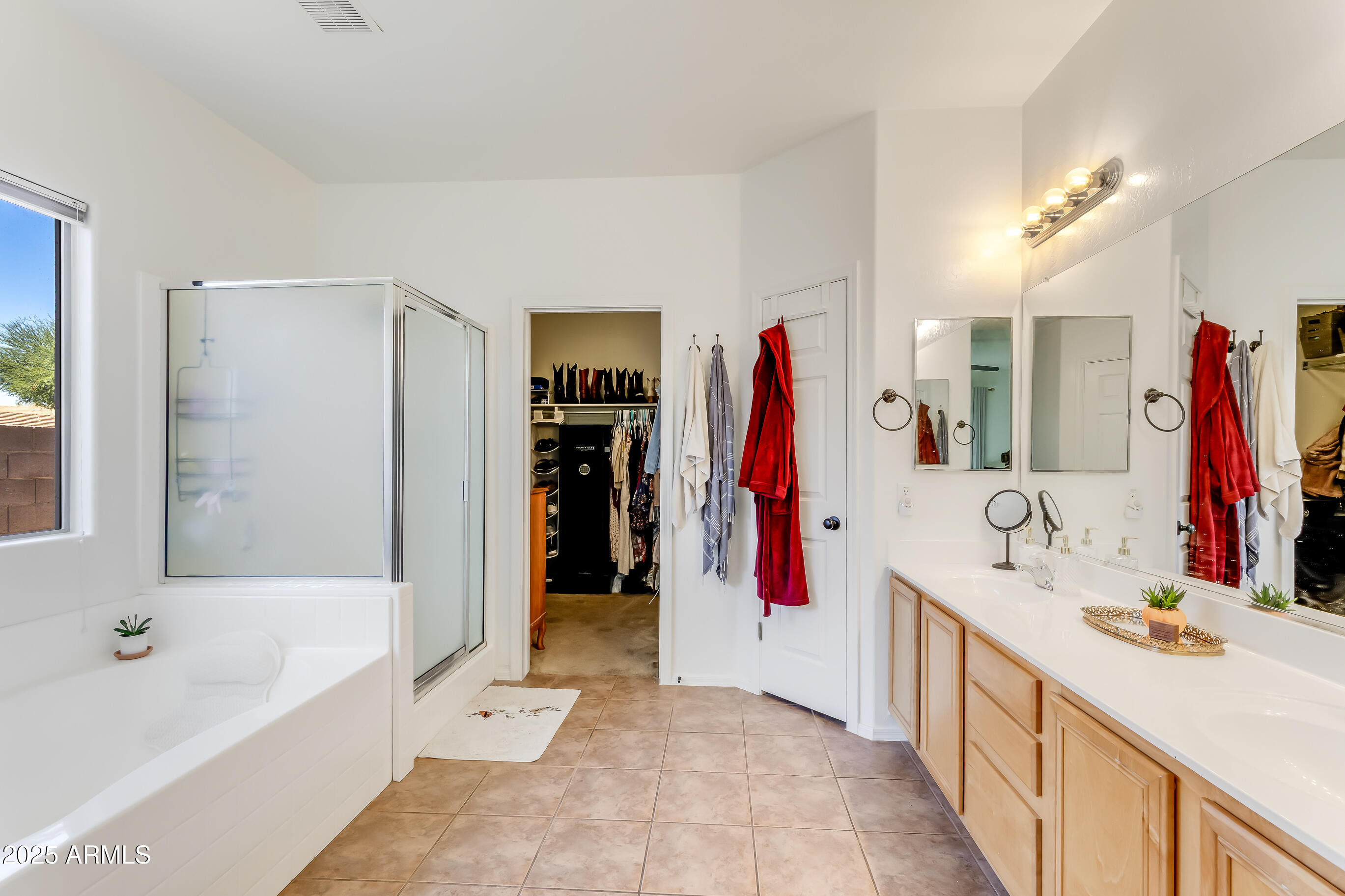 5129 West Grenadine Road Laveen, AZ 85339 - Photo 9 of 22 Primary Bath