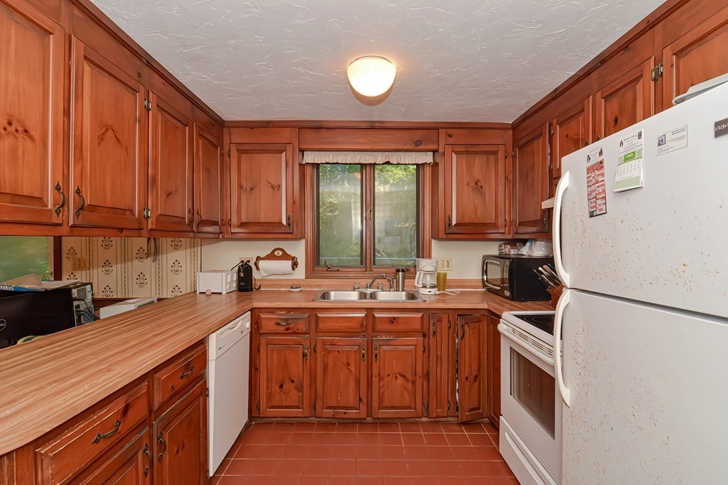 30 Christopher Hollow Road Sandwich, MA 02563 - Photo 8 of 19