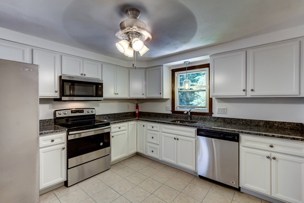 4 Northgate Road Northborough, MA 01532 - Photo 2 of 22 Gallery Image 2