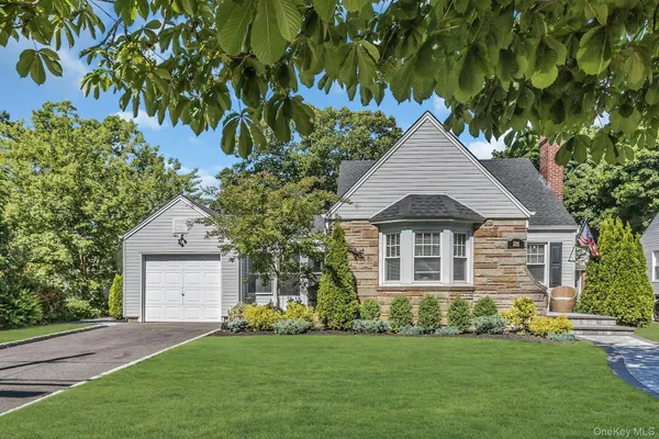 $699,000 | 2544 Yorktown Street, Oceanside, NY 11572