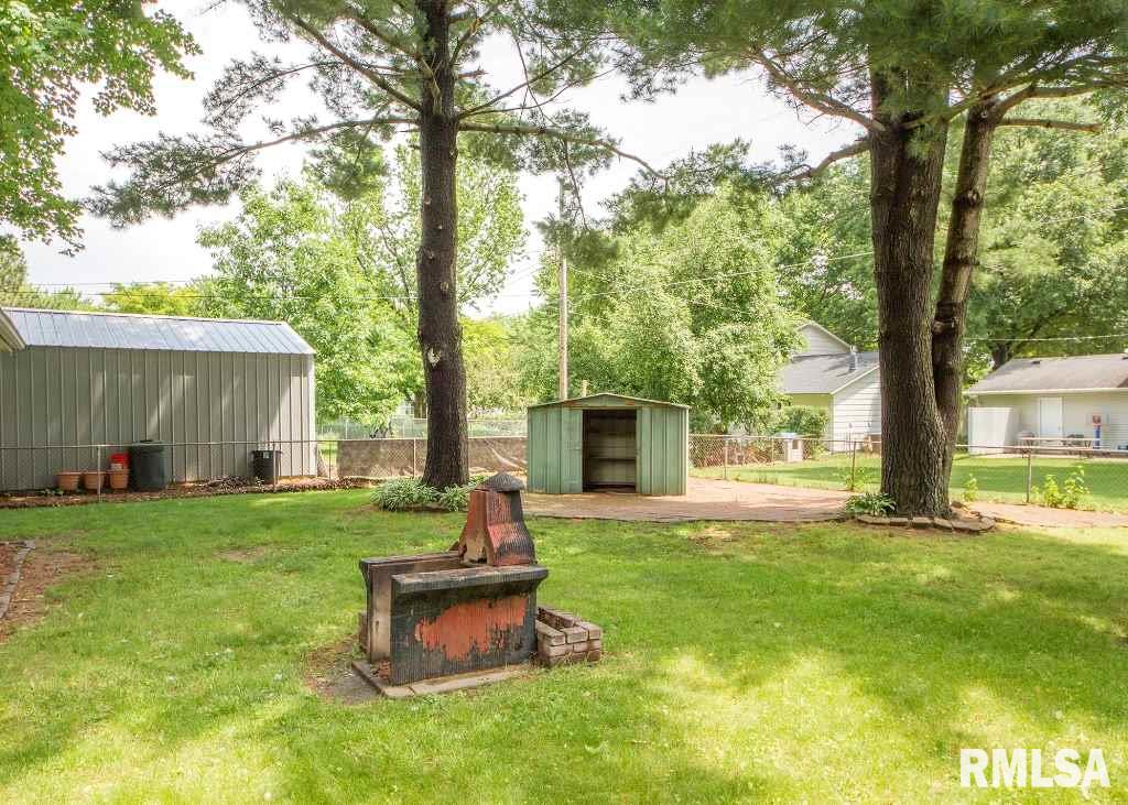 3403 Fairhaven Road Davenport, IA 52807 - Photo 5 of 24 Gallery Image 5