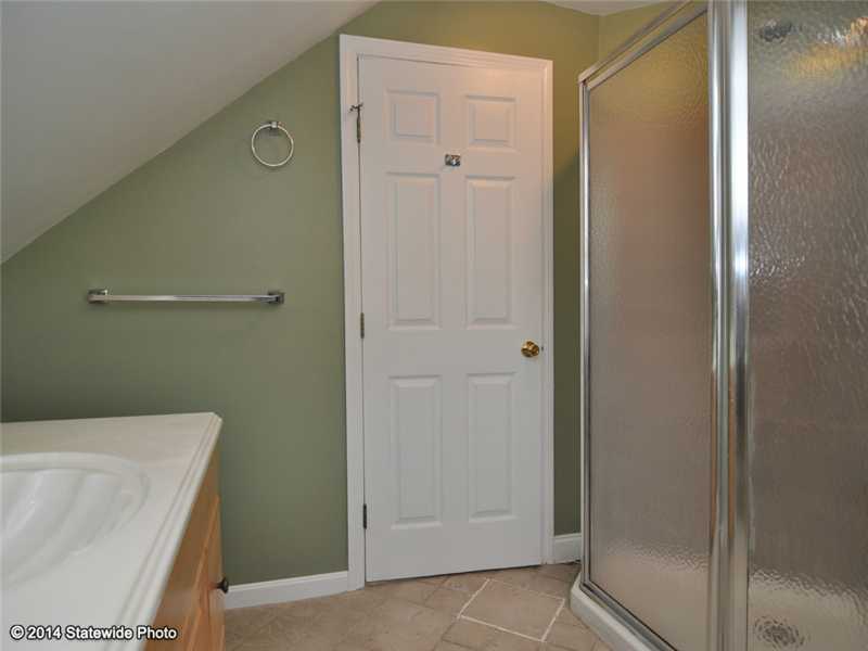195 Woodhaven Road Pawtucket, RI 02861 - Photo 18 of 25 Master Bath/Spa.