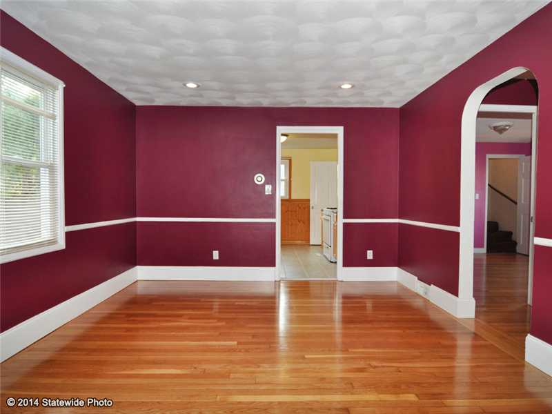 195 Woodhaven Road Pawtucket, RI 02861 - Photo 8 of 25 Dining Room.
