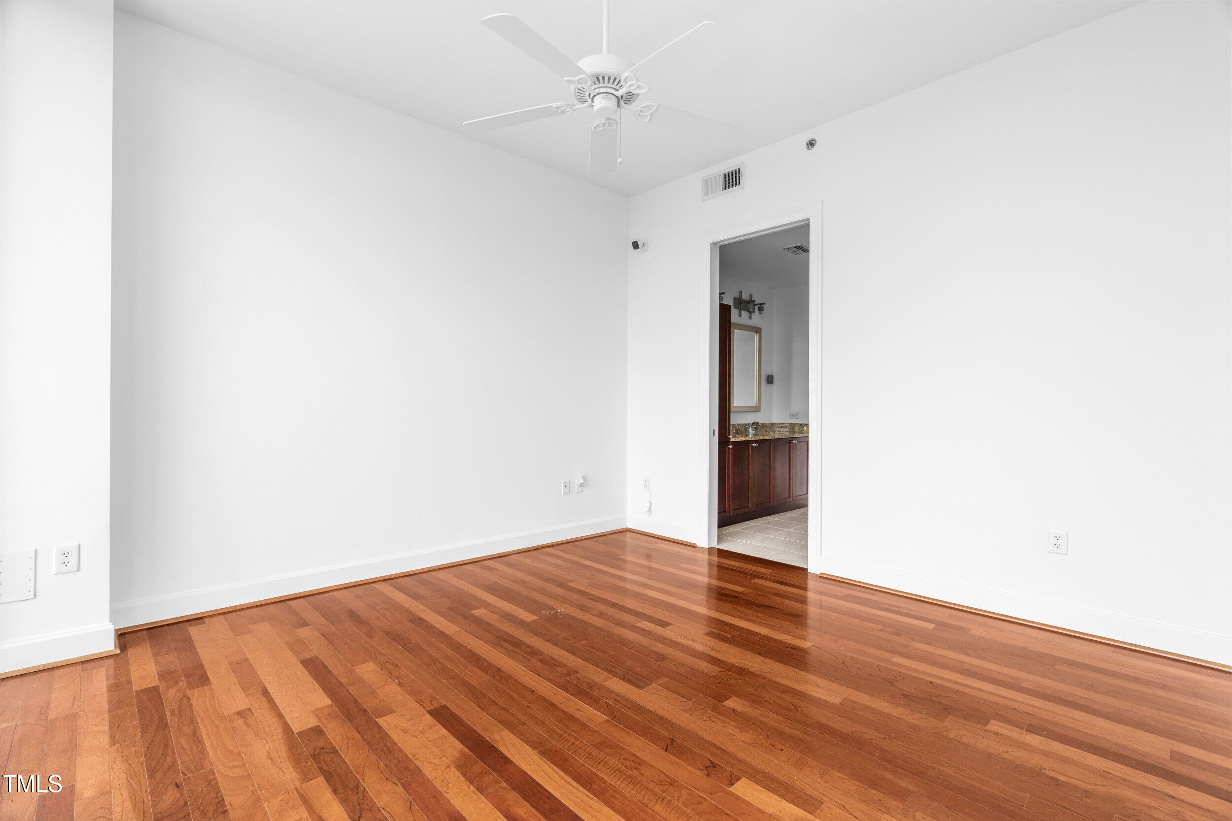 301 Fayetteville Street, Unit 2601 Raleigh, NC 27601 - Photo 13 of 41 dsc02615