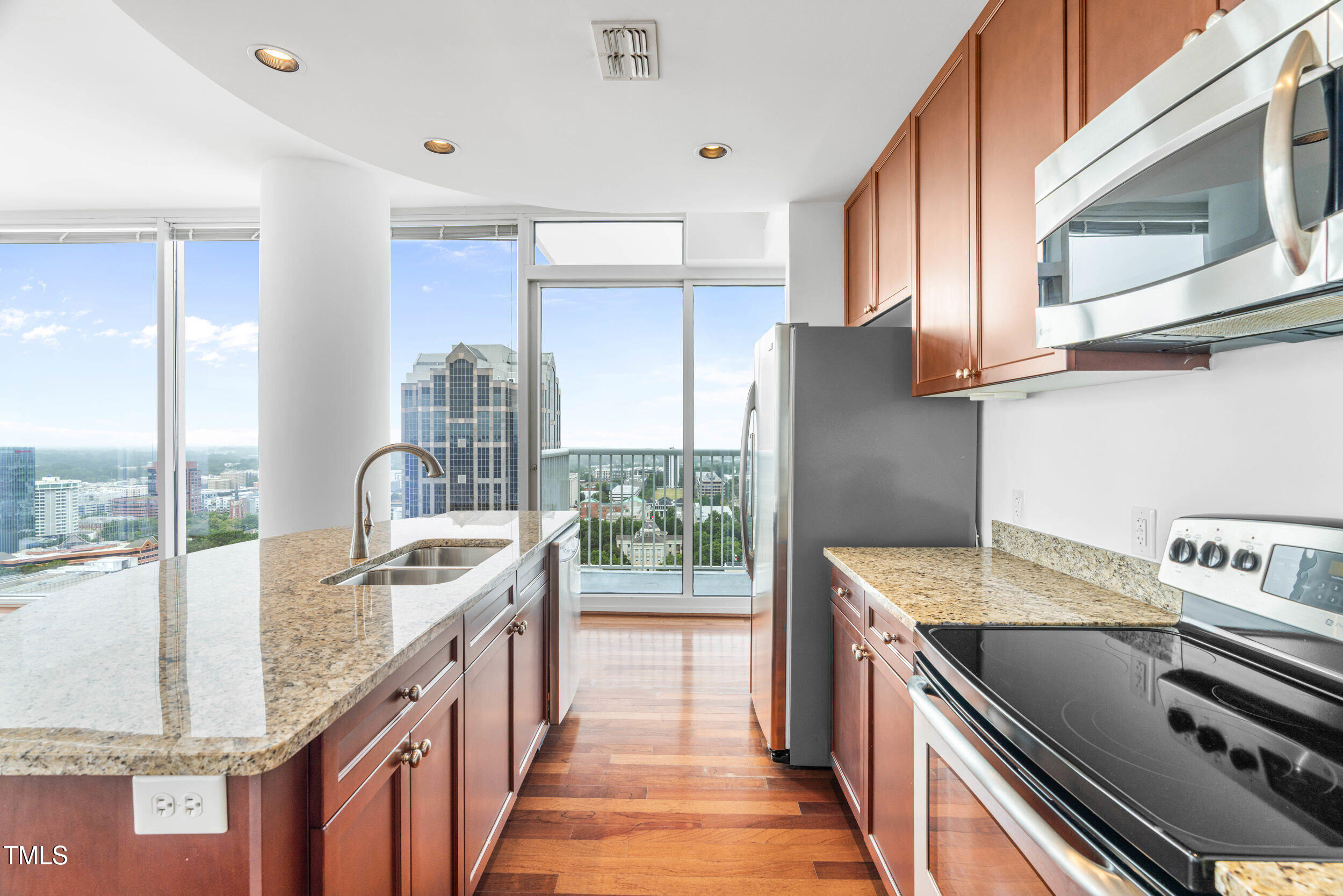 301 Fayetteville Street, Unit 2601 Raleigh, NC 27601 - Photo 7 of 41 dsc02597