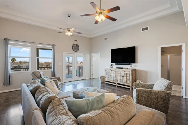 $589,000 | 1009 North Monkhouse Drive, Port Bolivar, TX 77650