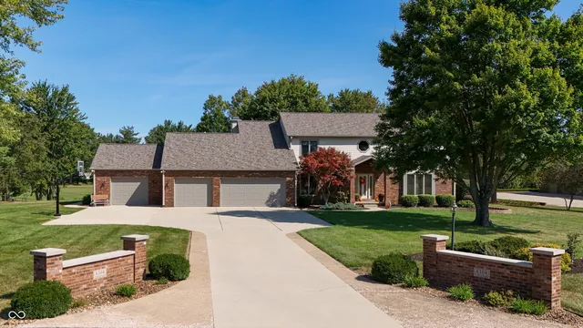 $809,900 | 8304 West Mulligan Lane, Columbus, IN 47201