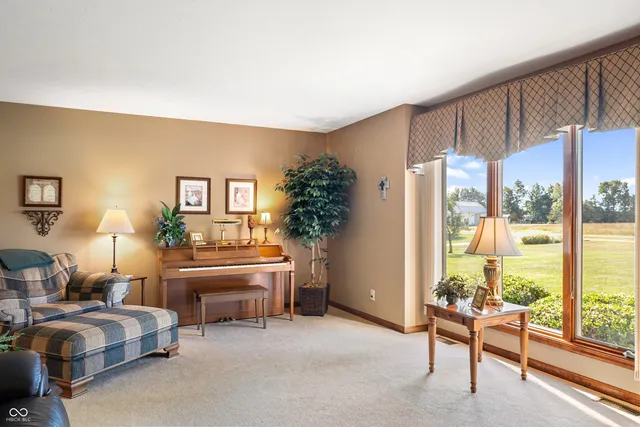 $809,900 | 8304 West Mulligan Lane, Columbus, IN 47201