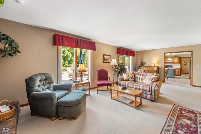 $809,900 | 8304 West Mulligan Lane, Columbus, IN 47201