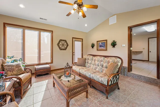 $809,900 | 8304 West Mulligan Lane, Columbus, IN 47201