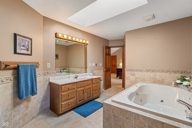 $809,900 | 8304 West Mulligan Lane, Columbus, IN 47201