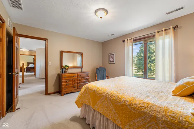 $809,900 | 8304 West Mulligan Lane, Columbus, IN 47201