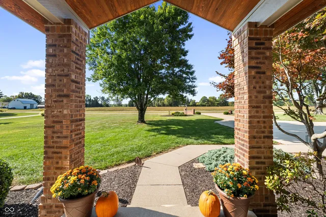 $809,900 | 8304 West Mulligan Lane, Columbus, IN 47201