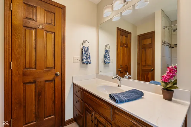 $809,900 | 8304 West Mulligan Lane, Columbus, IN 47201