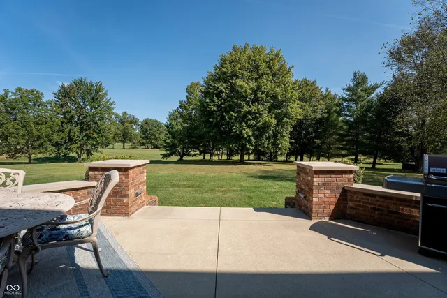 $809,900 | 8304 West Mulligan Lane, Columbus, IN 47201