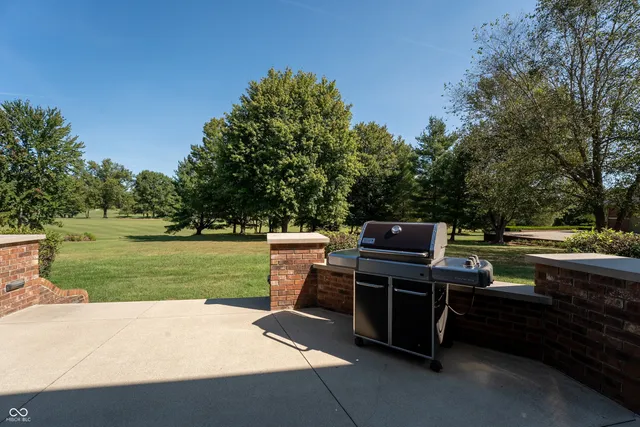 $809,900 | 8304 West Mulligan Lane, Columbus, IN 47201