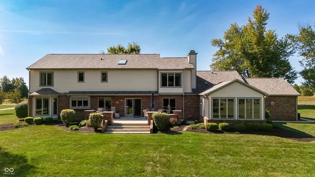 $809,900 | 8304 West Mulligan Lane, Columbus, IN 47201