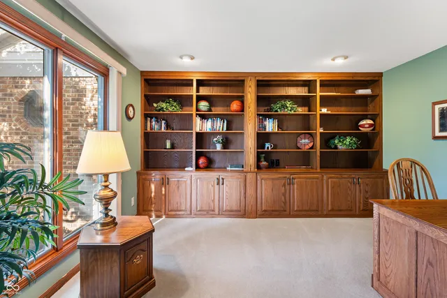 $809,900 | 8304 West Mulligan Lane, Columbus, IN 47201