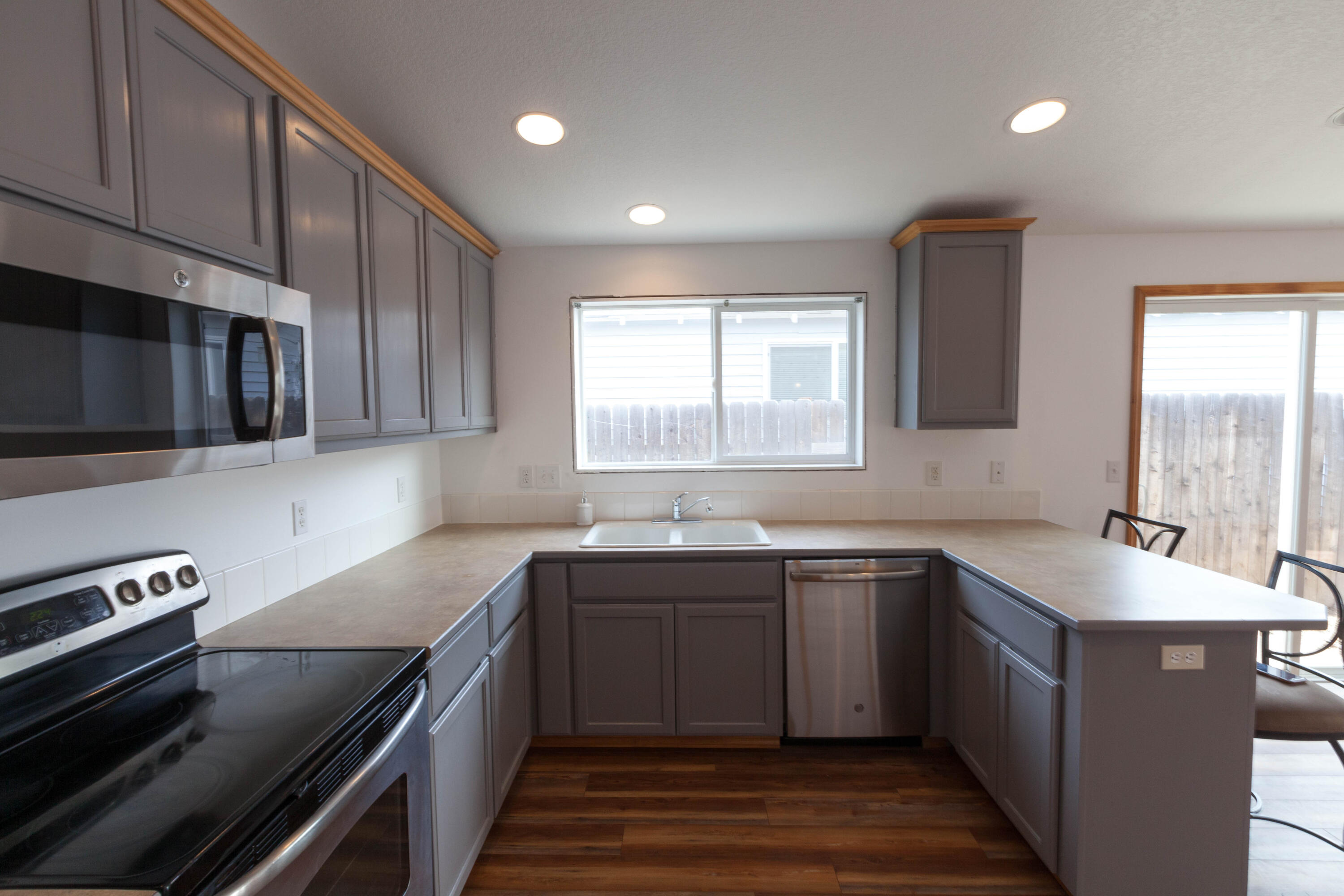 406 Center Ridge Drive Culver, OR 97734 - Photo 9 of 26 09