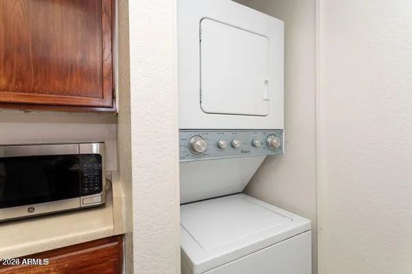 $182,500 | 4211 East Palm Lane, Unit 219, Phoenix, AZ 85008
