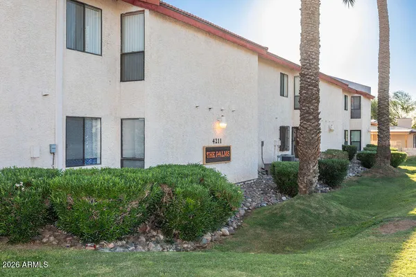 $182,500 | 4211 East Palm Lane, Unit 219, Phoenix, AZ 85008