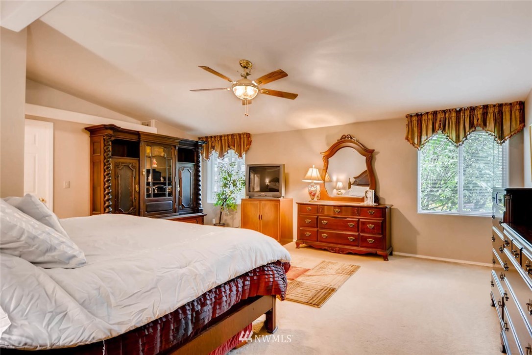 16026 Renton Issaquah Road Southeast Renton, WA 98059 - Photo 12 of 25