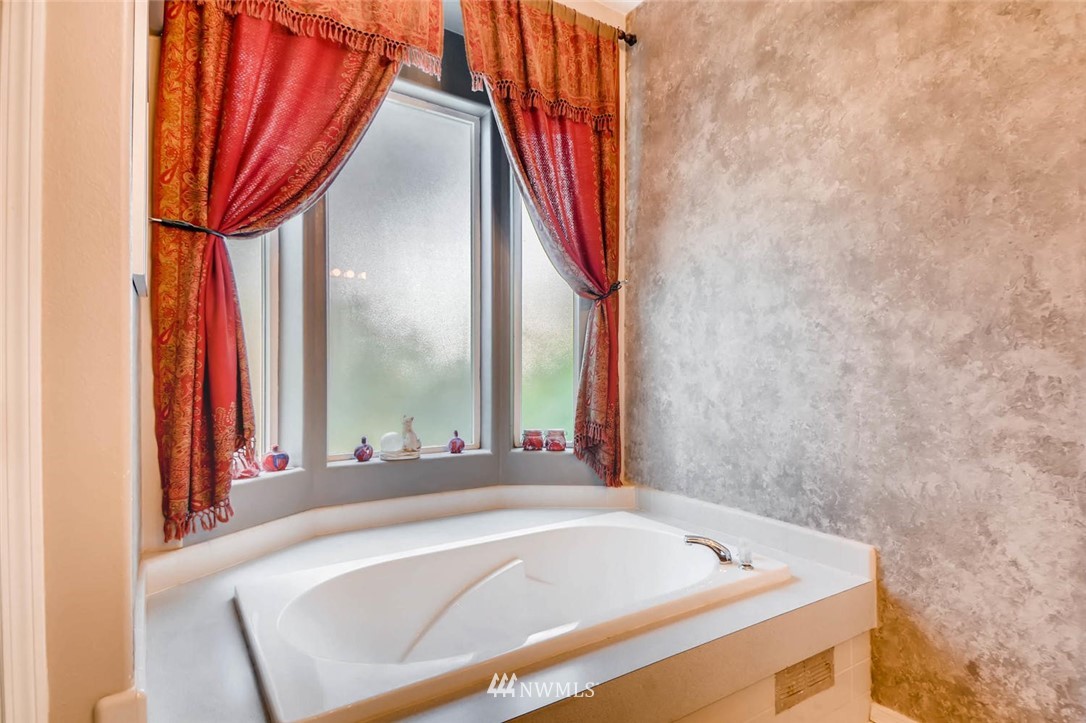 16026 Renton Issaquah Road Southeast Renton, WA 98059 - Photo 14 of 25