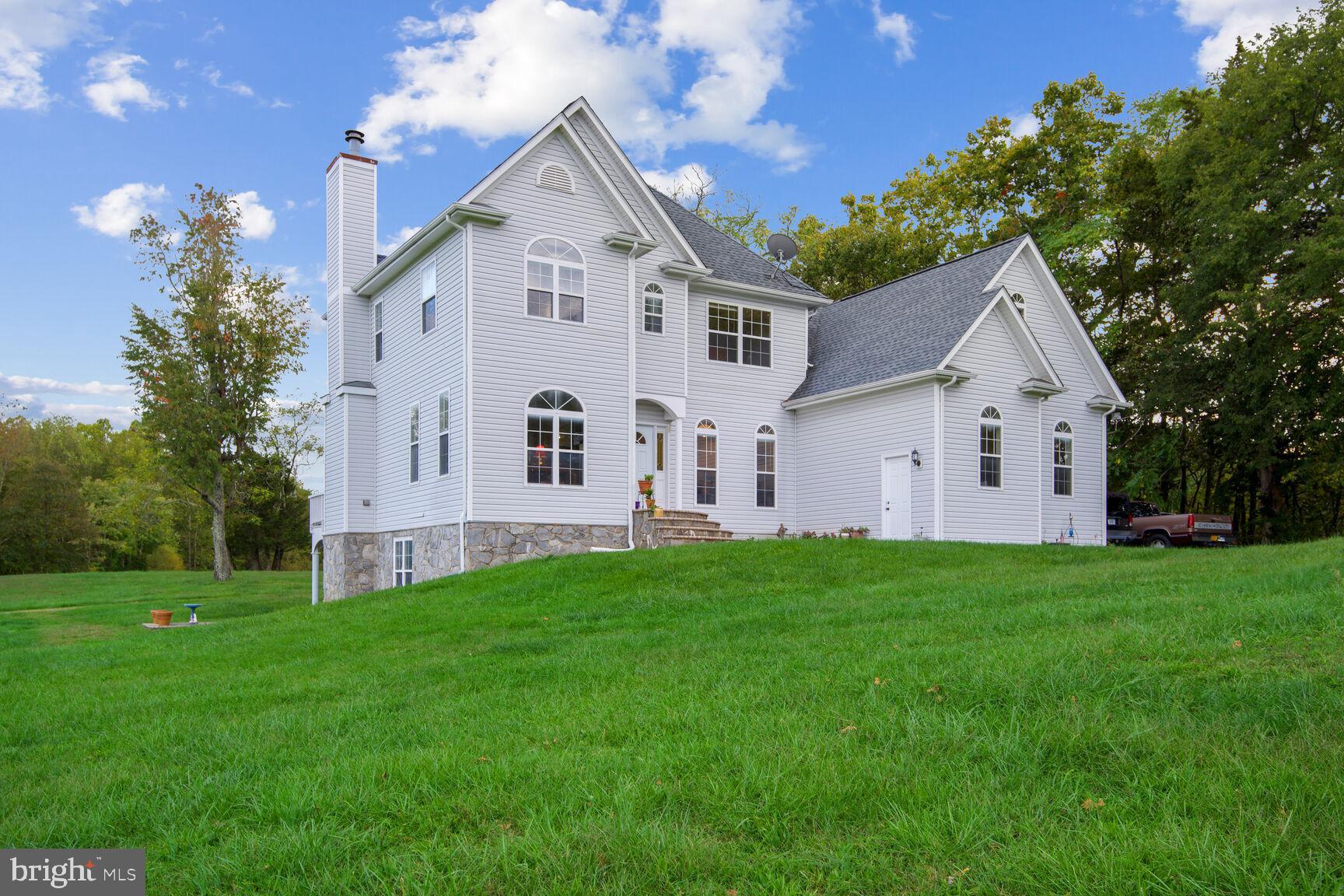 4232 Lawnvale Drive Gainesville, VA 20155 - Photo 2 of 36