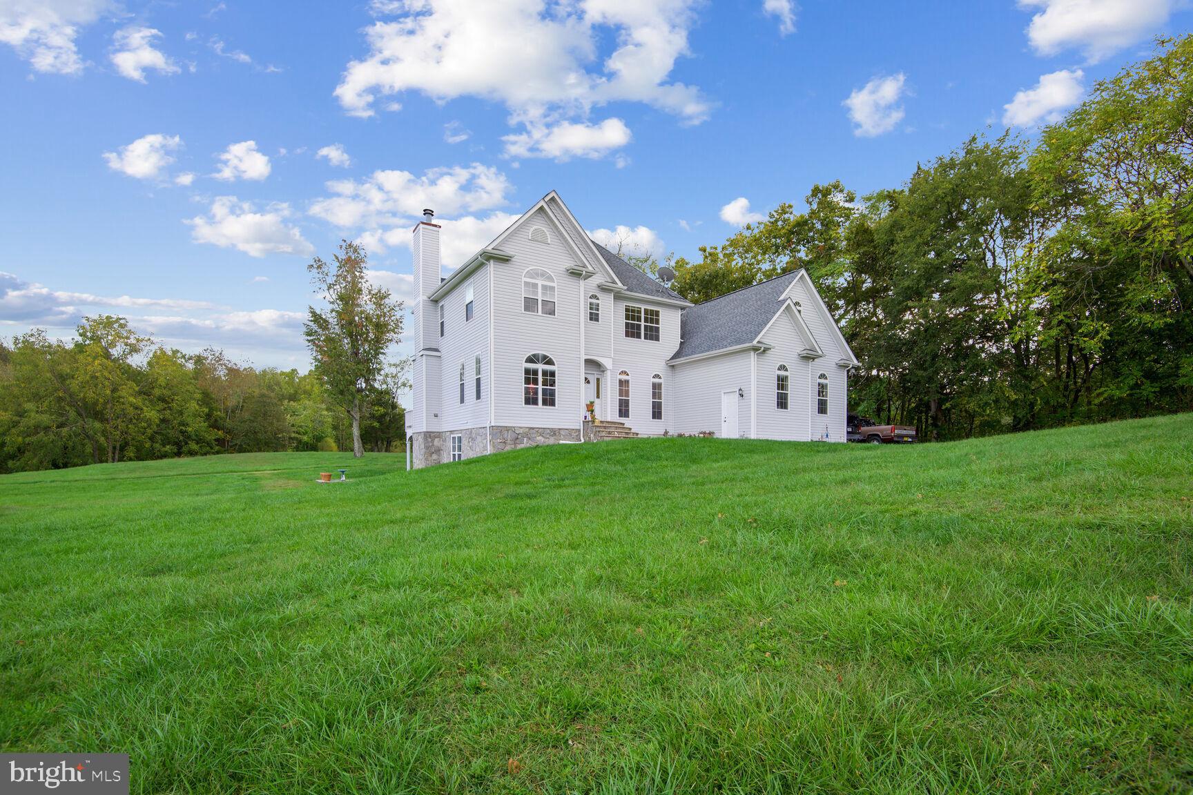 4232 Lawnvale Drive Gainesville, VA 20155 - Photo 3 of 36